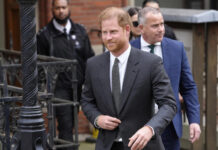Takohen pas 19 muajsh mbreti Charles dhe princi Harry